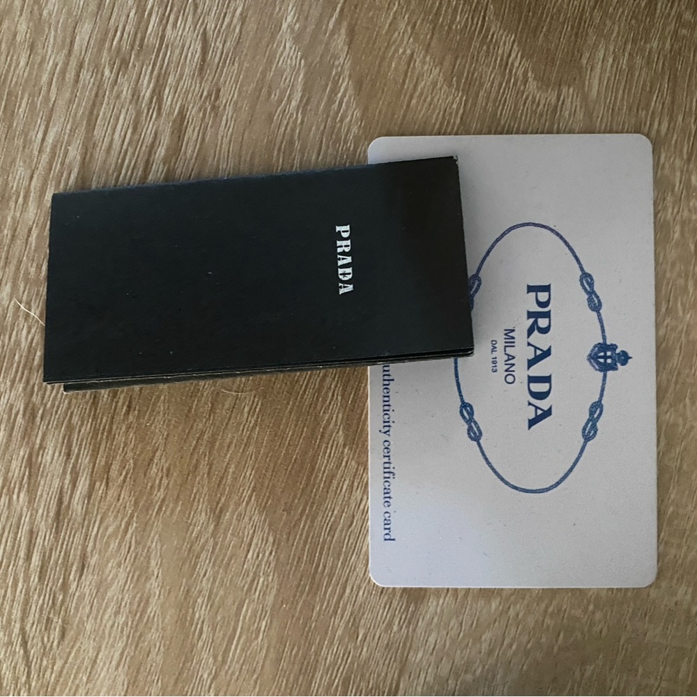 Prada sunglasses - Picture 2 of 8